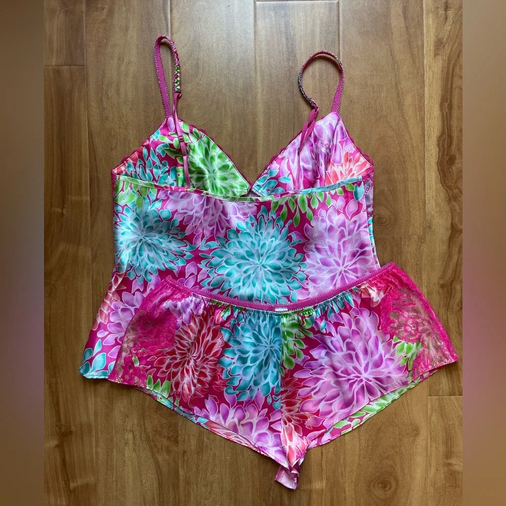 Bright Pink & Blue Chrysanthemum Print La Senza 2 Piece PJ Camisole & Shorts Set - Picture 4 of 5